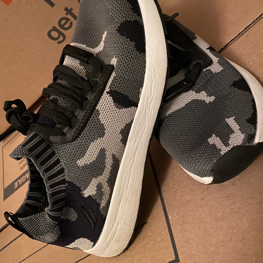 Gray army tennis shoes